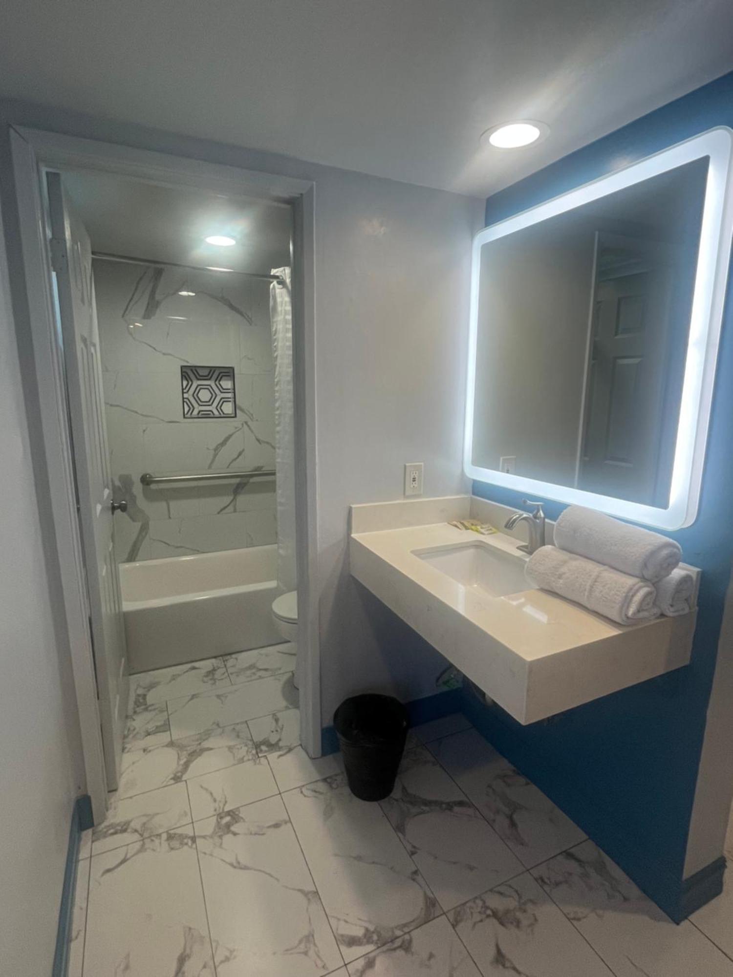 אנהיים Travel Inn Motel מראה חיצוני תמונה